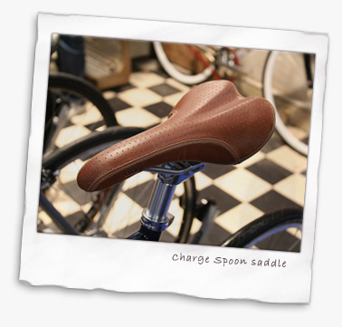 Charge Spoon saddle